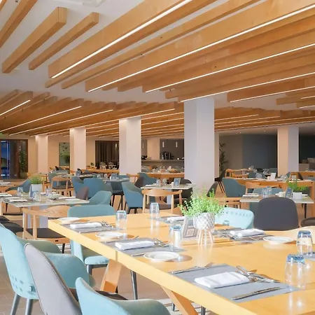 Курортний комплекс Radisson
