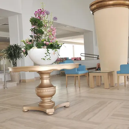 Radisson 5* Larnaca