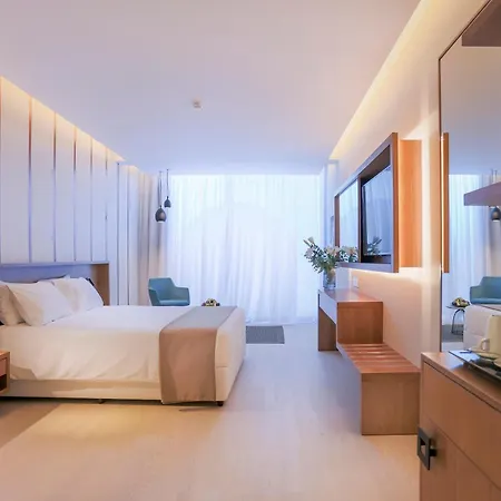 Radisson 5* ラルナカ