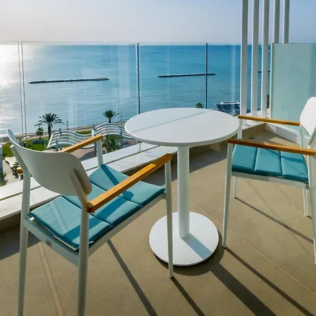 Radisson 5* 라르나카